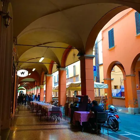 La Finestrella Sul Canale Di Via Piella *